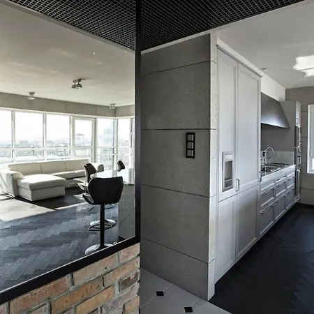 Platinum B Tower Master Corner 114sqm 14th Floor דירה