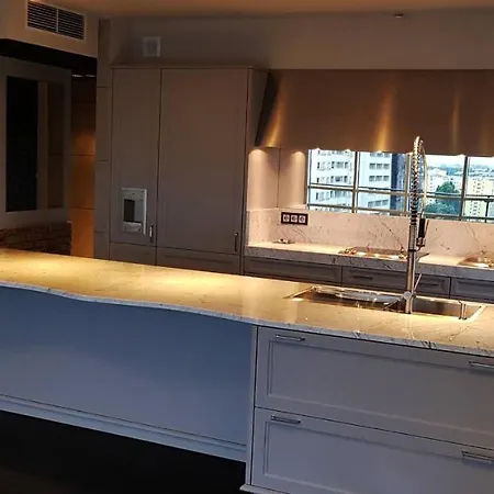 Platinum B Tower Master Corner 114sqm 14th Floor ורשה
