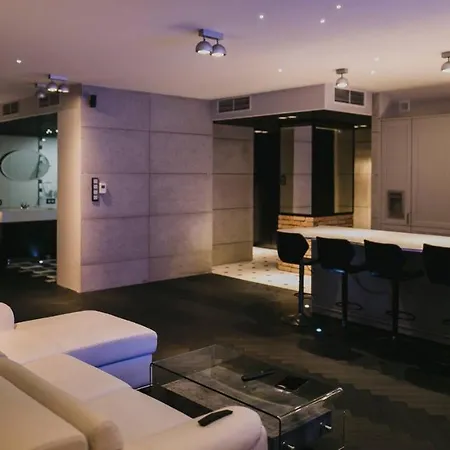 דירה Platinum B Tower Master Corner 114sqm 14th Floor *