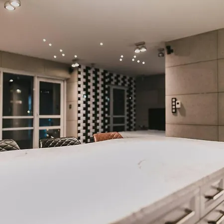 Platinum B Tower Master Corner 114sqm 14th Floor דירה